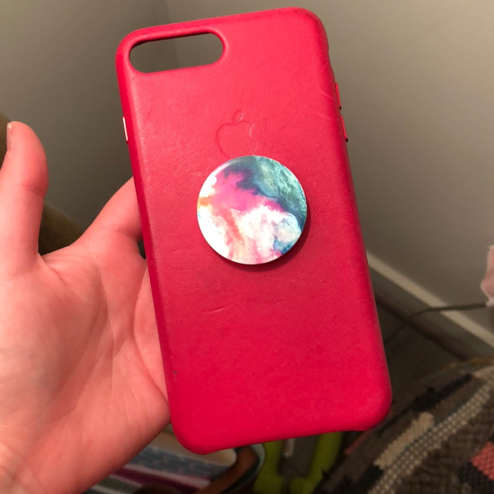 Apple 8+ leather case and pop socket